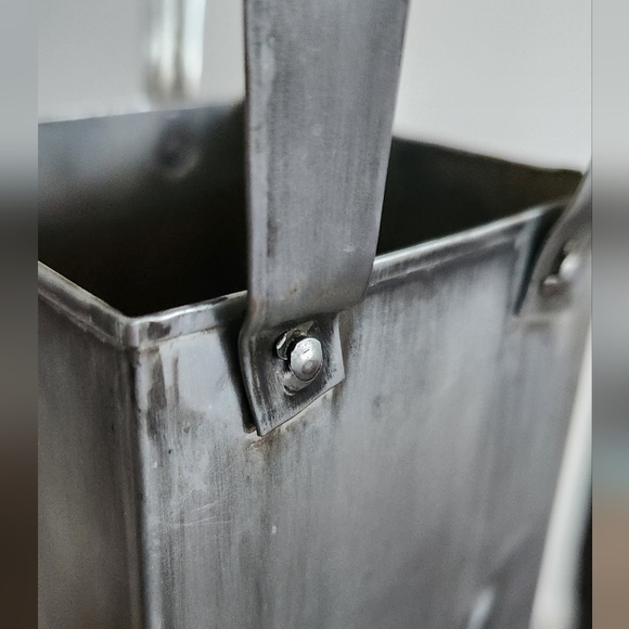 🍷 Vintage Metal Wine Bag – Rustic Wine Bottle Holder, Preowned, Great Condition - Picture 10 of 10